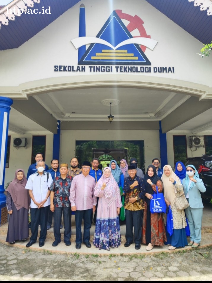 Penandatanganan MOU,Penguatan Tri Dharma Perguruan Tinggi antara UHTP dan STT Dumai