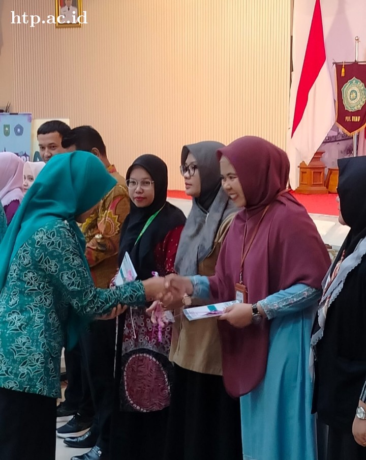 Universitas Hang Tuah Pekanbaru Dukung Gerakan Mahasiswa Peduli Stunting Melalui Kerja Sama dengan TP PKK Provinsi Riau