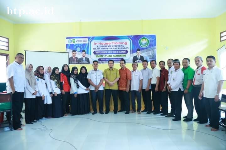 Dosen FILKOM UHTP Mengadakan In House Training di SMKN 1 Tuah Kemuning INHIL