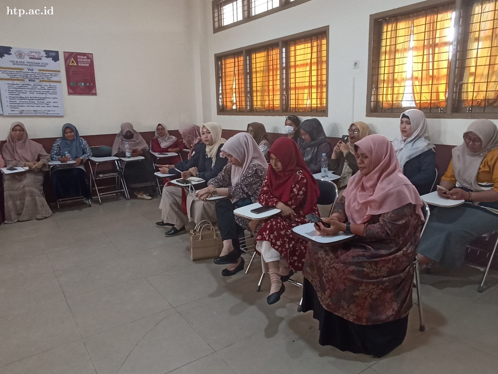 Biro Administrasi Umum dan Keuangan UHTP Menggelar Rapat Tahunan Evaluasi Kinerja Tenaga Kependidikan 