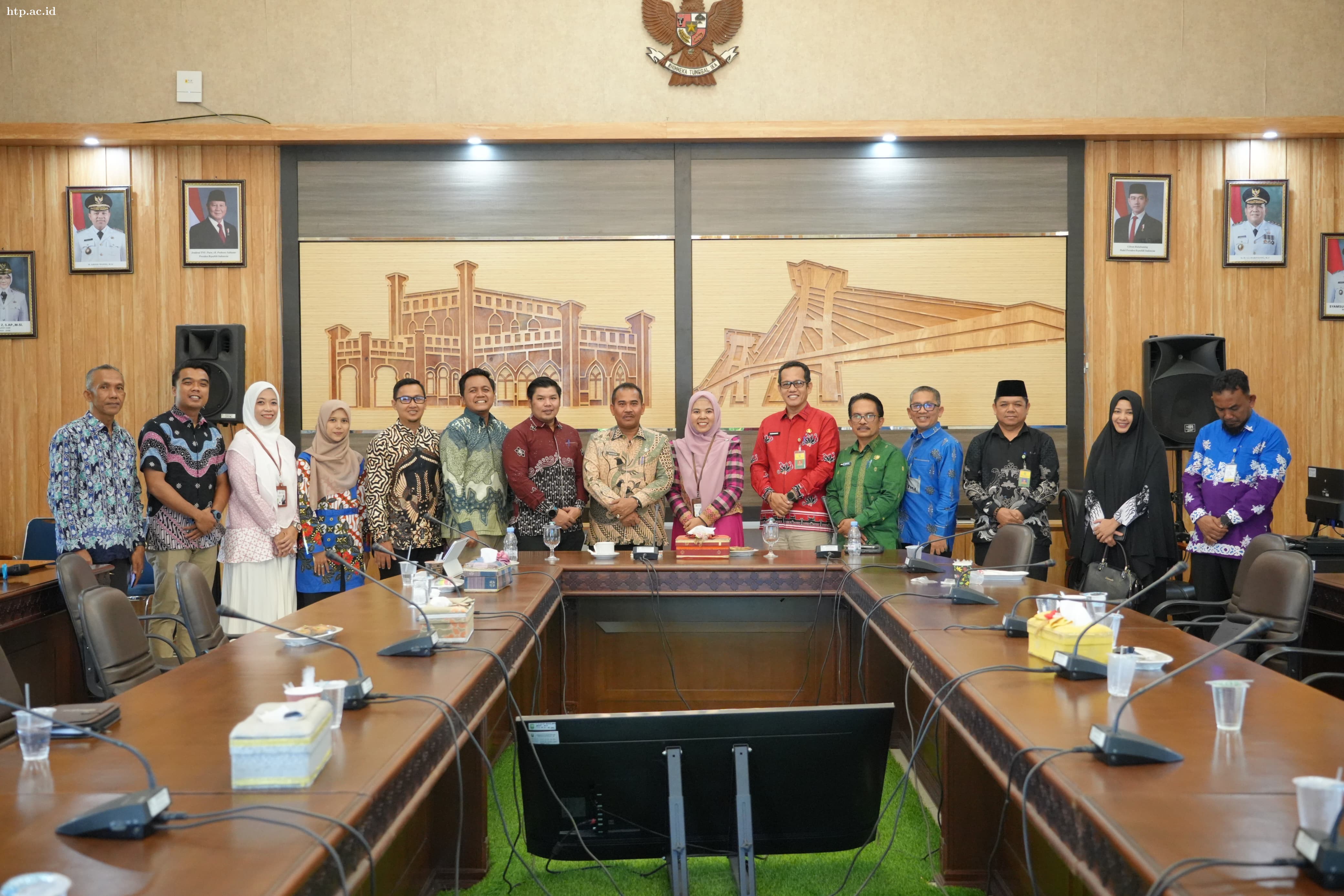 Sekda Kabupaten Siak Dan Rektor UHTP Pimpin Rapat Bersama, Persiapan Pelaksanaan KKN Tematik Mahasiswa Universitas Hang Tuah Pekanbaru Tahun 2026